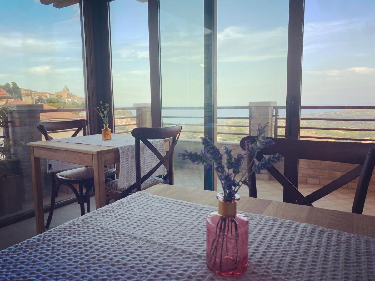 Seta Luxury Lägenhet Roseto Degli Abruzzi Exteriör bild
