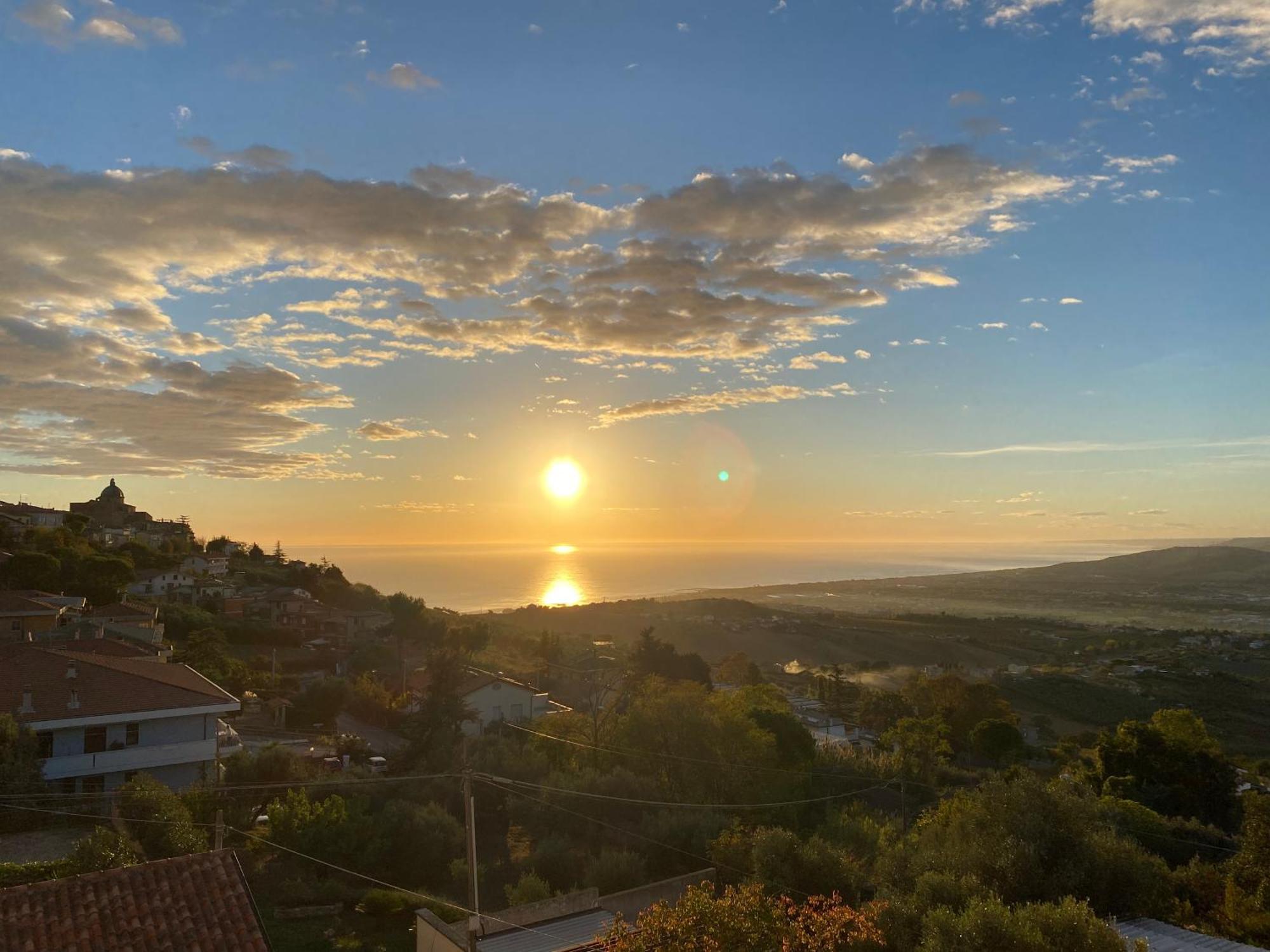 Seta Luxury Lägenhet Roseto Degli Abruzzi Exteriör bild